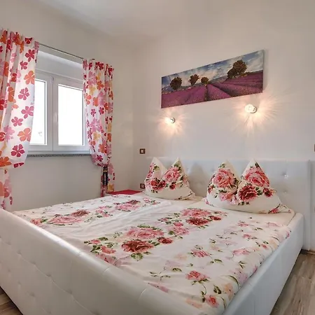 Marcelia Holiday home *